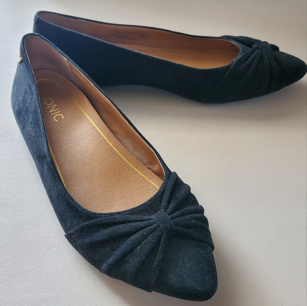 Vionic Gramercy suede flat